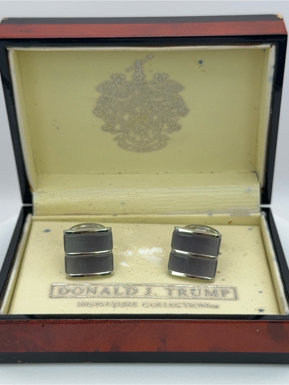Donald Trump Signature Collection Gray Rectangular Inlay Silver-Tone Cufflinks - Picture 3 of 10